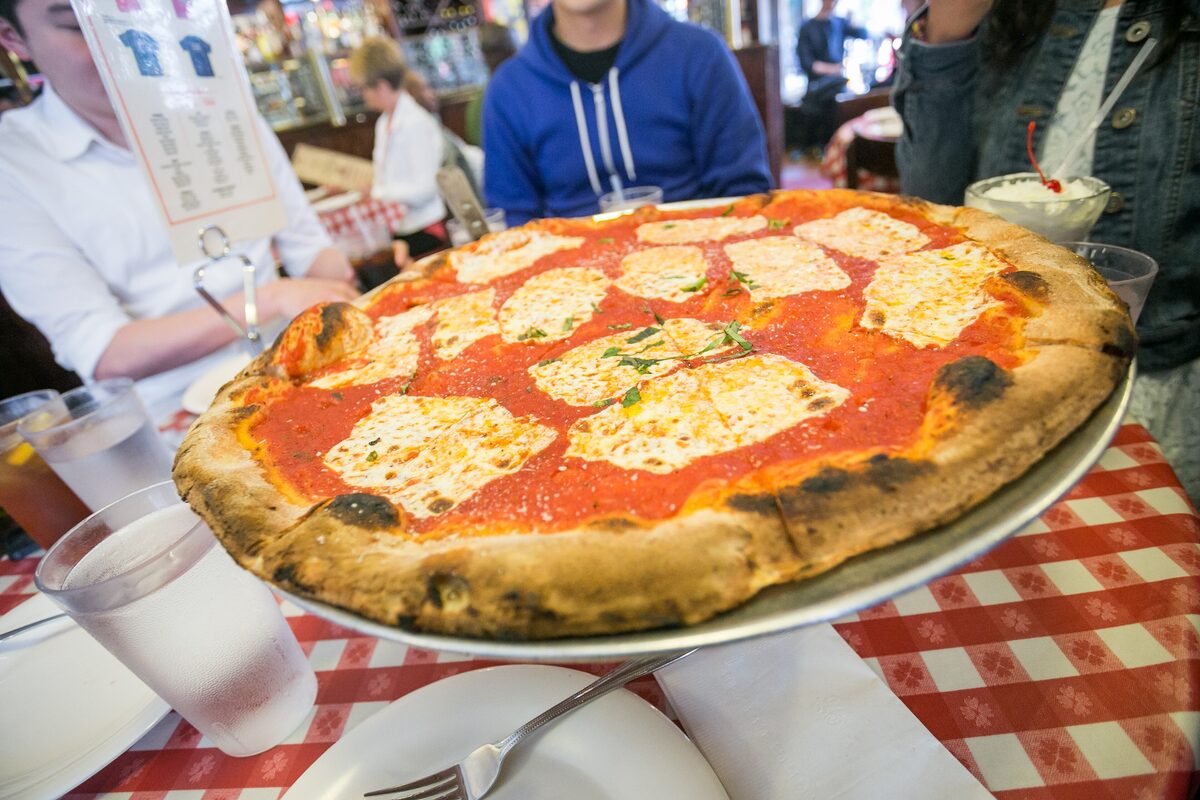American Pizza Styles: New York, Chicago, Detroit and More