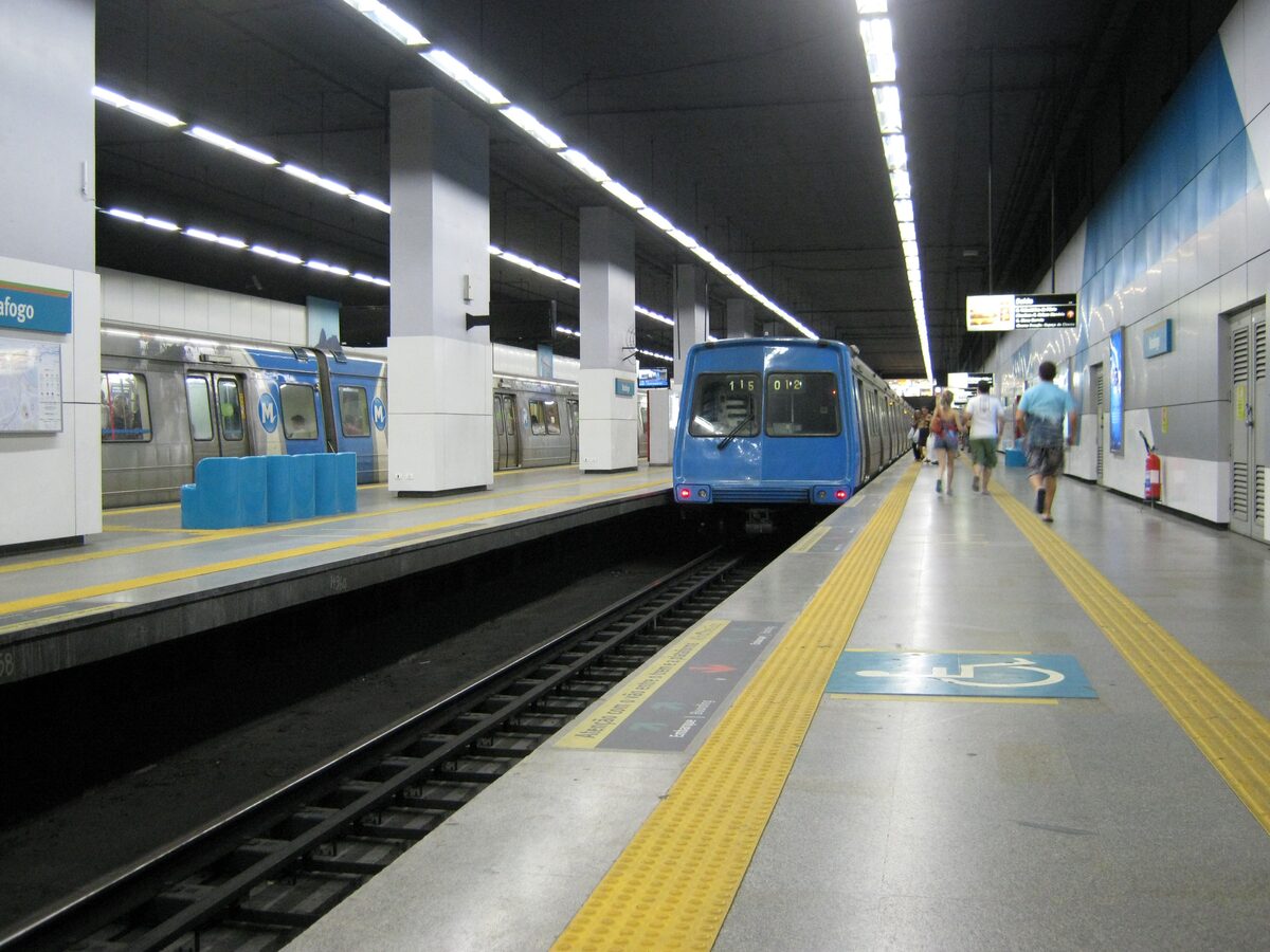 A train at the platform of Botafogo metro station in Rio de Janeiro