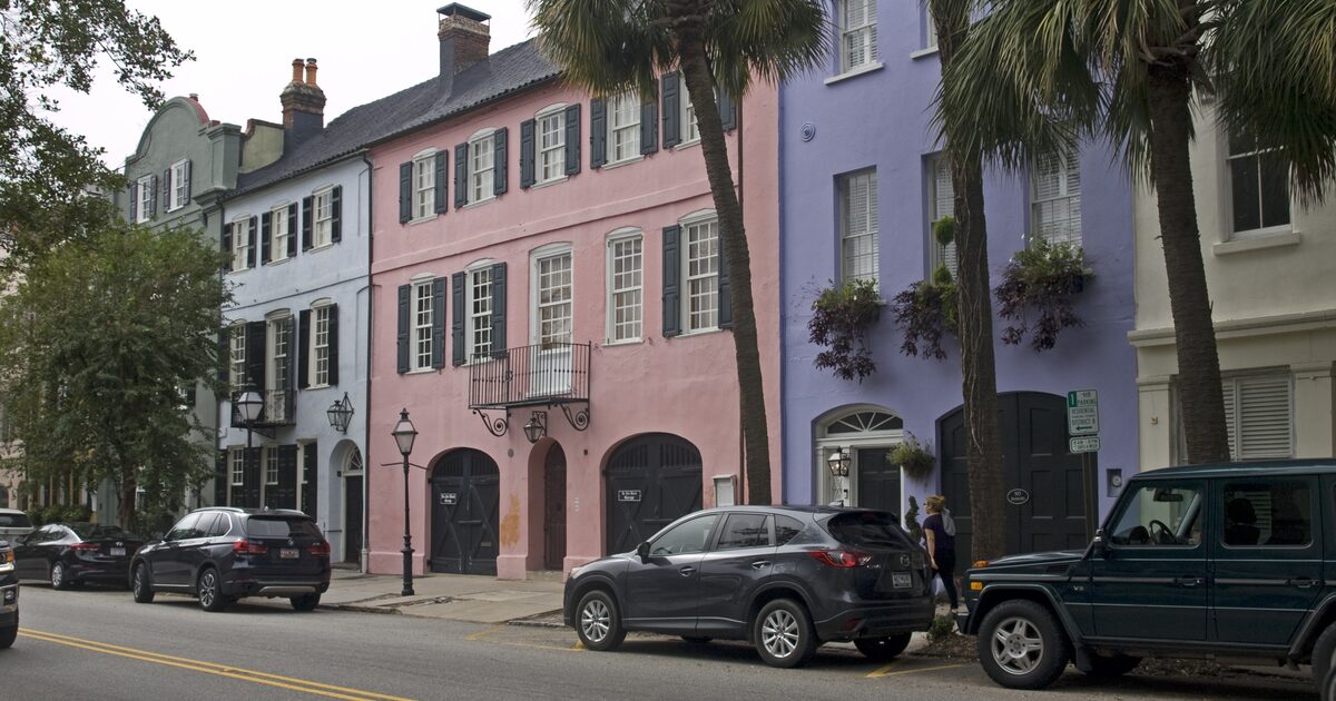 Pastel houses of Rainbow Row lining East Bay Street