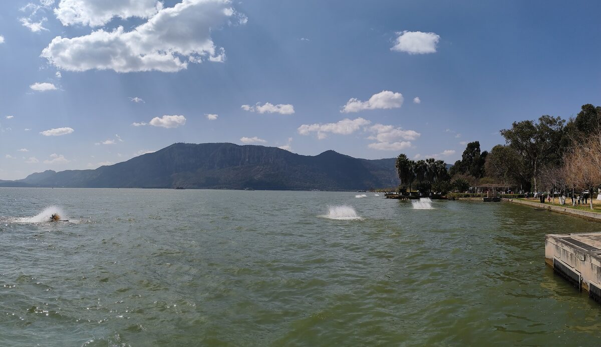 Dianchi lake with the Western Hills across the water