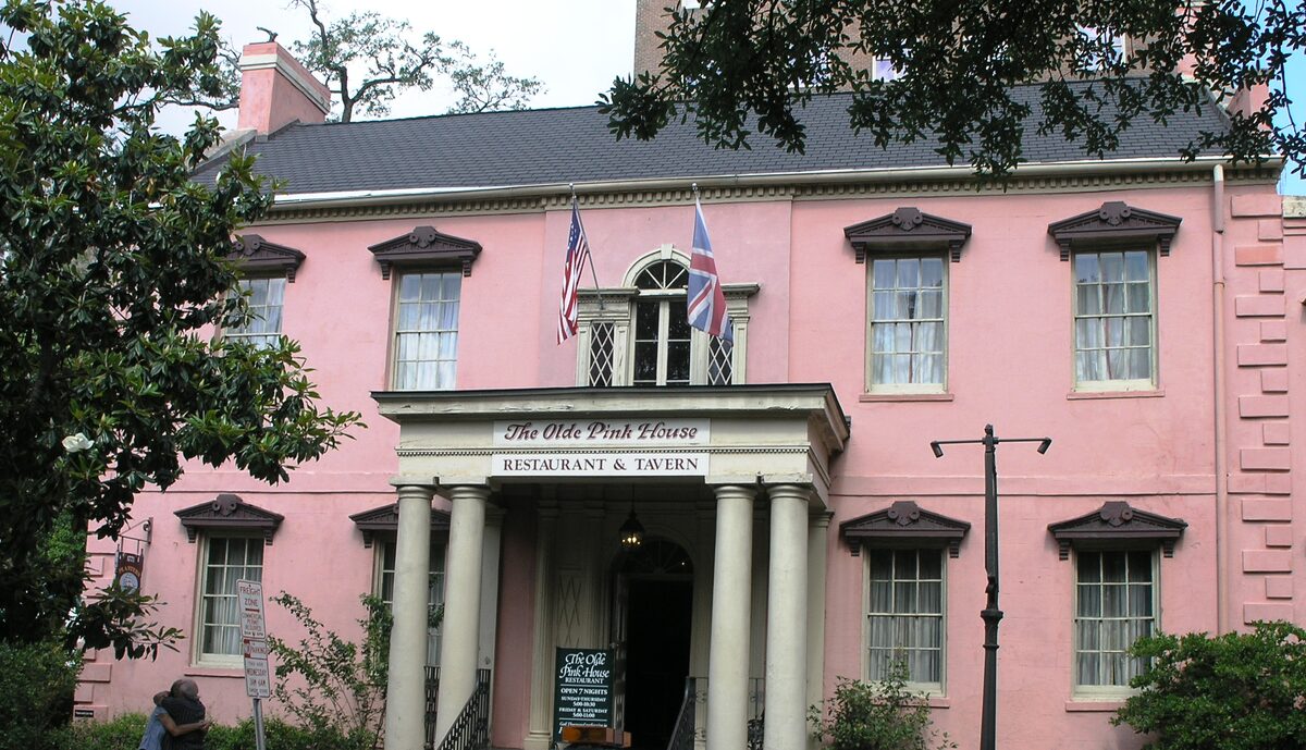 The Olde Pink House, a pink stucco mansion with columned porch