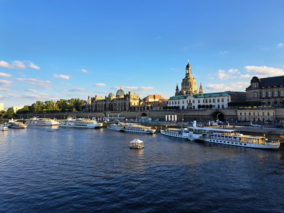 The Brühlsche Terrasse above the Elbe with paddle steamers moored below and the Frauenkirche dome behind