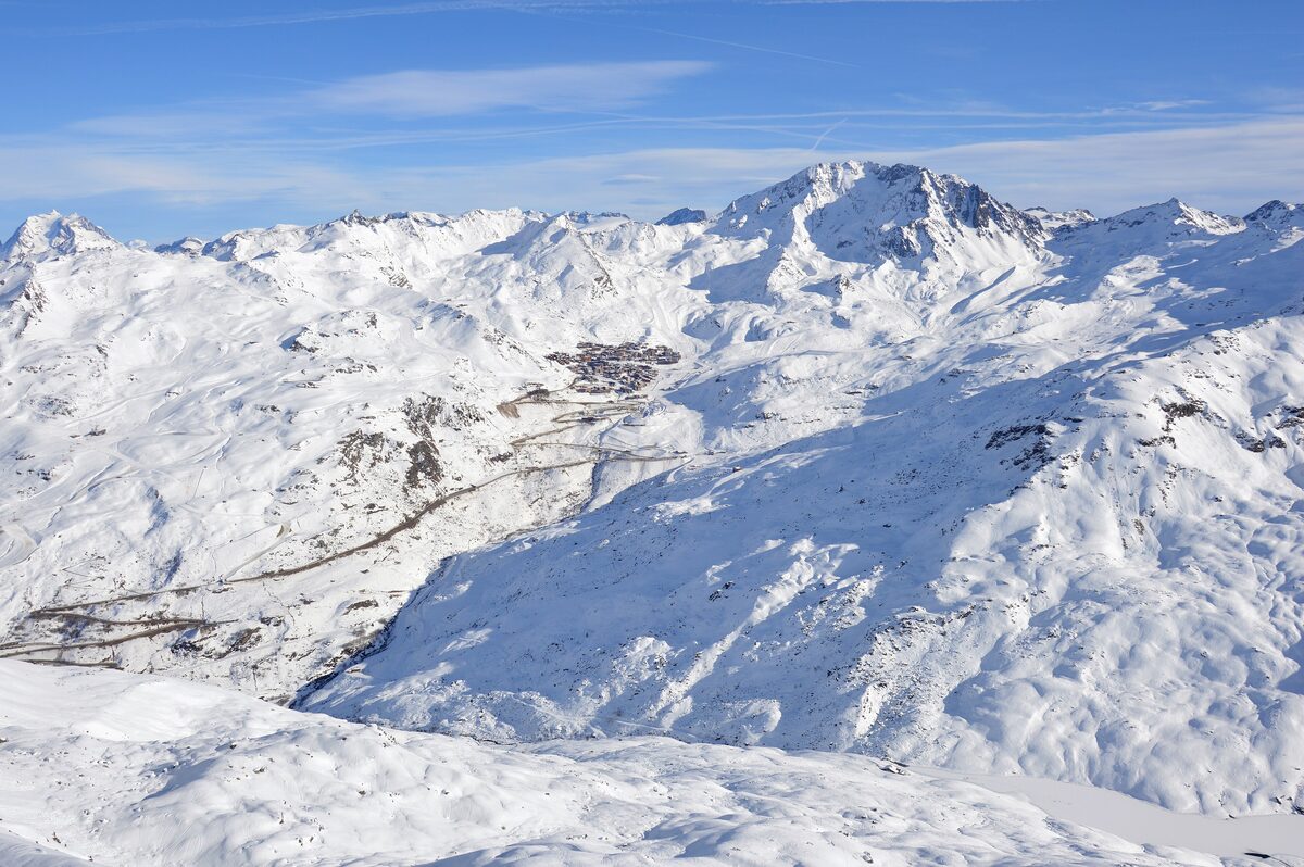 Snowy slopes above Val Thorens and the Vallon du Lou, seen from the Pointe de la Masse