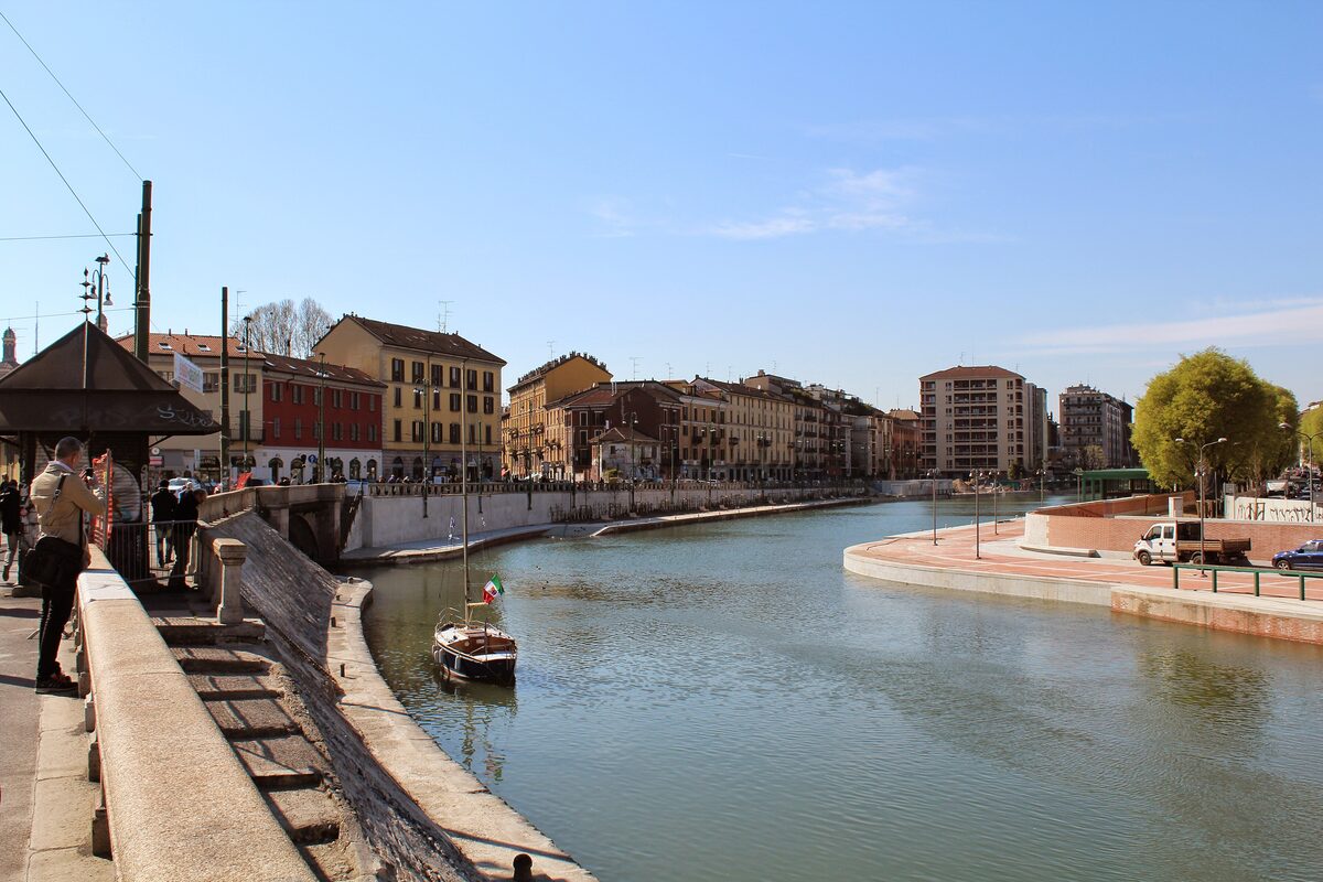 Houses and boats along the Darsena canal basin
