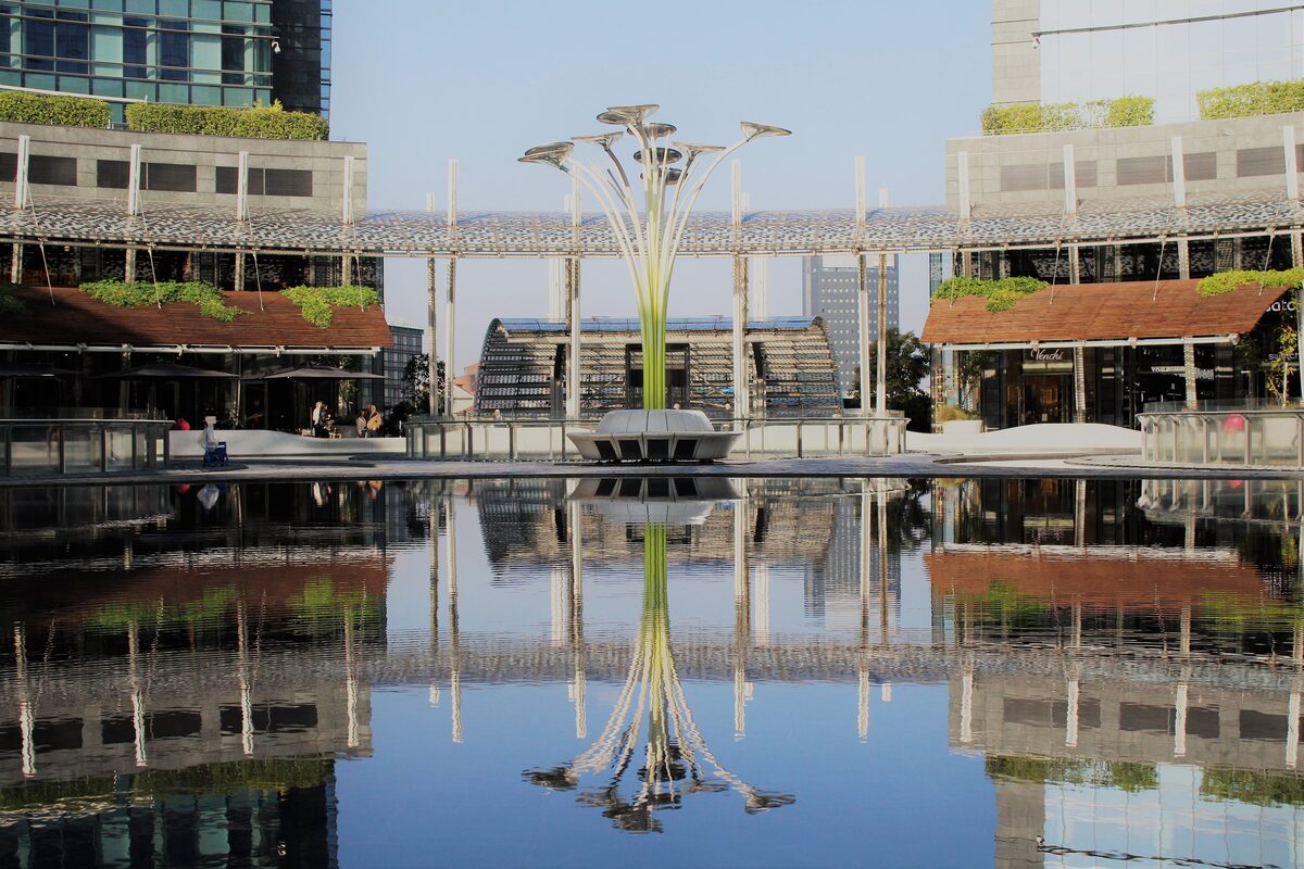 The reflecting pool and solar tree in Piazza Gae Aulenti