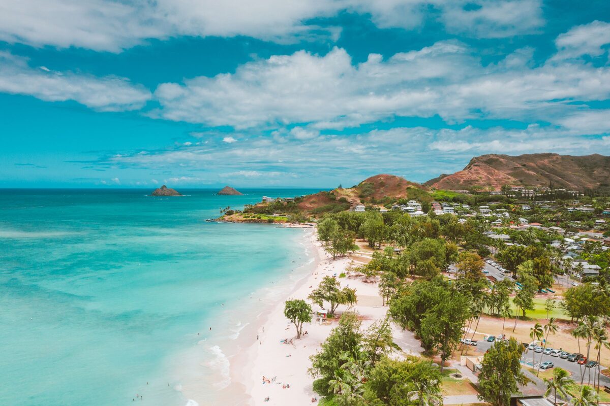 White sand and turquoise water along the Kailua and Lanikai coast
