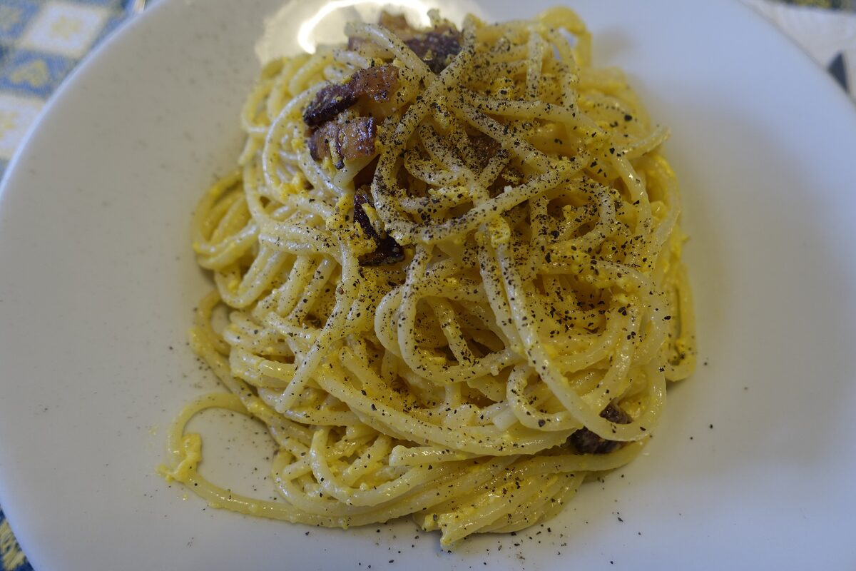 Spaghetti carbonara with guanciale