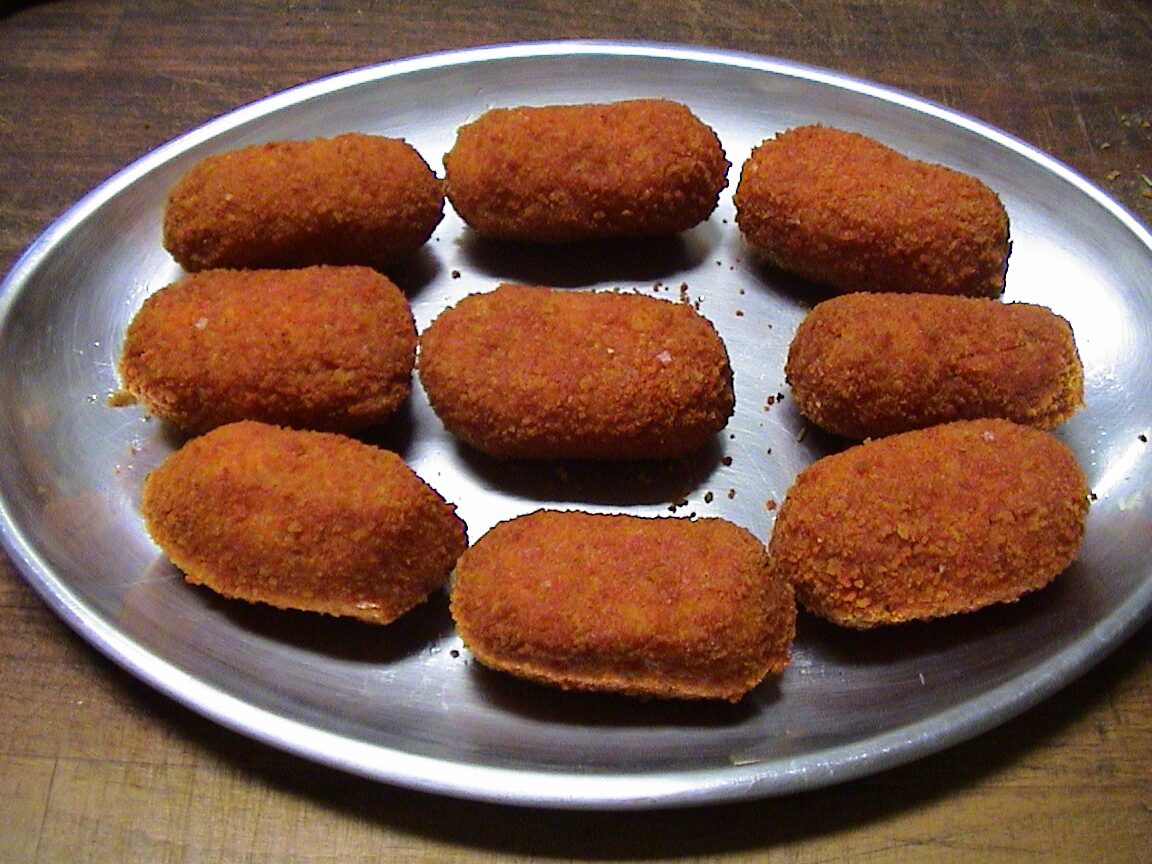 A plate of fried supplì
