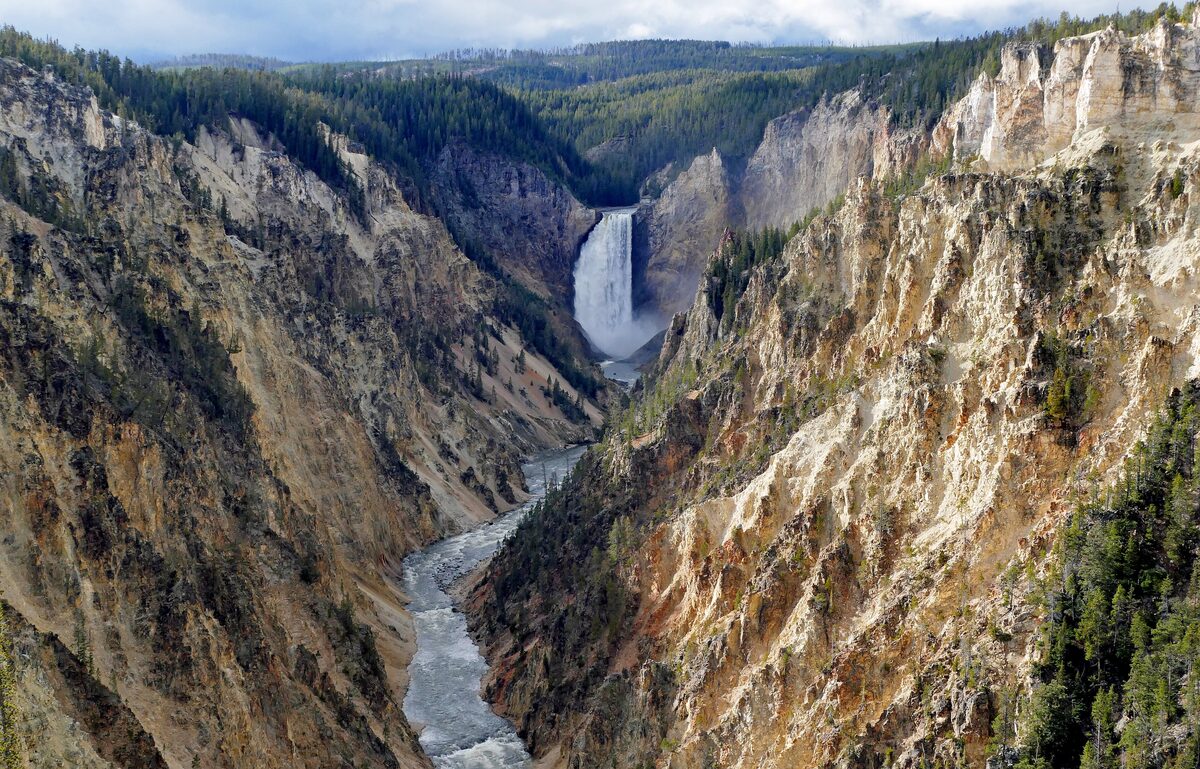 The Lower Falls and canyon seen from Artist Point
