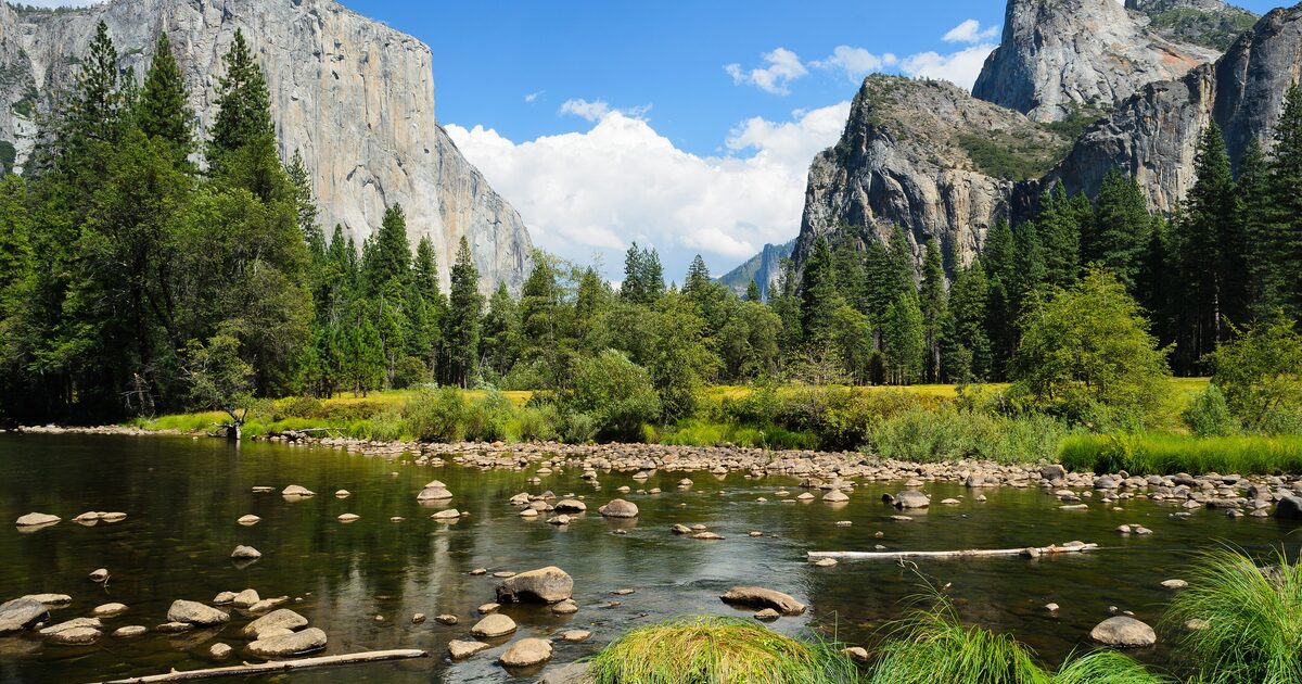 Tunnel View in the afternoon: El Capitan, Half Dome and Bridalveil Fall