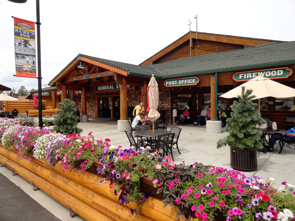 Ruby's Inn general store, post office and flower boxes in summer